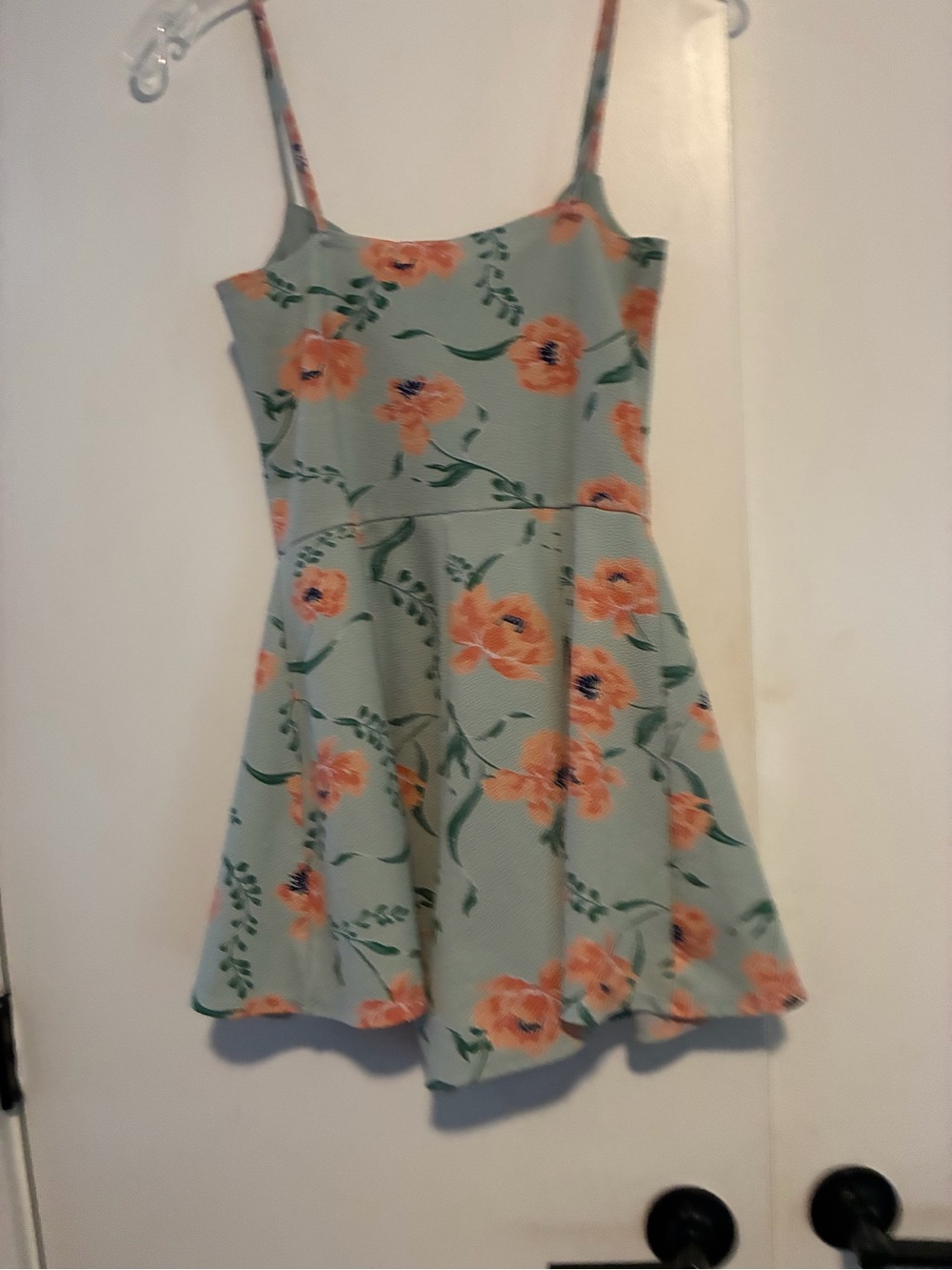 Derek Heart Mint Floral Spaghetti Strap Romper Notched Neckline Size Medium - Picture 2 of 3